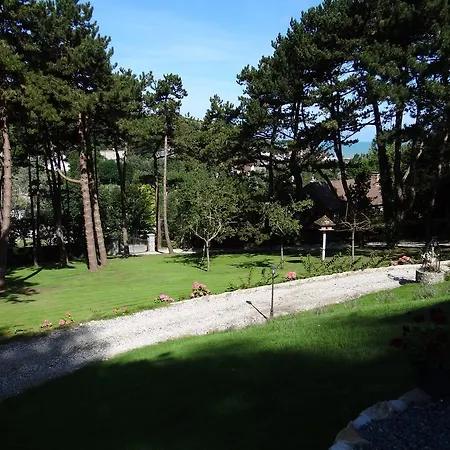 D'hotes Le Grismoustier Bed & Breakfast 4*